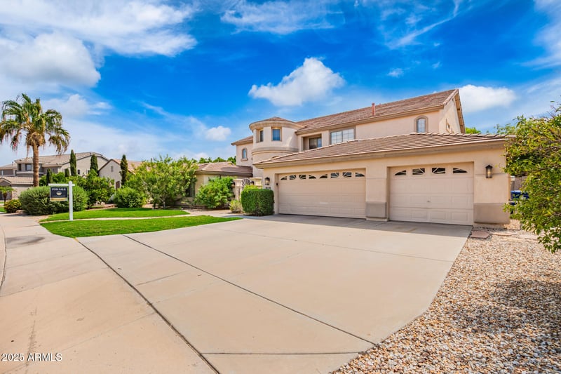 3039 Hope St, Mesa, AZ 85213