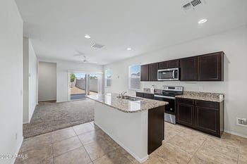 3039 78th Ln, Phoenix, AZ 85043