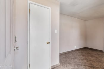 304 Echo Ln, Phoenix, AZ 85020
