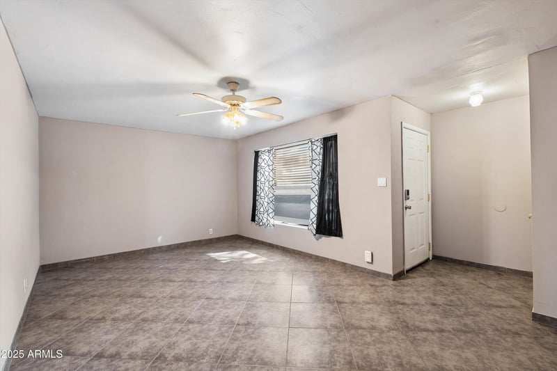304 Echo Ln, Phoenix, AZ 85020