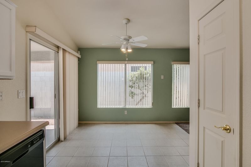 3040 E Blackhawk Dr, Phoenix, AZ 85050