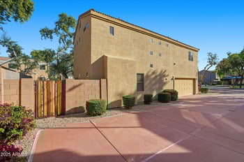 3040 Los Gatos Dr, Phoenix, AZ 85027