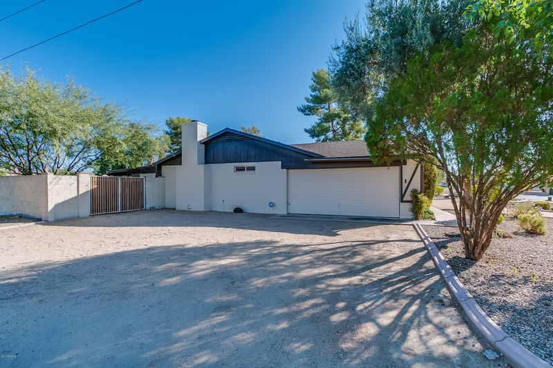 3040 W Topeka Dr, Phoenix, AZ 85027