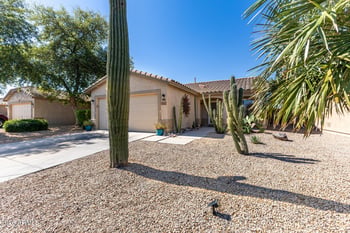 30402 Sunray Dr, San Tan Valley, AZ 85143