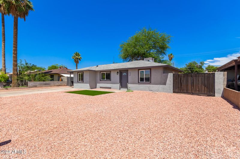 3041 N 37th Dr, Phoenix, AZ 85019