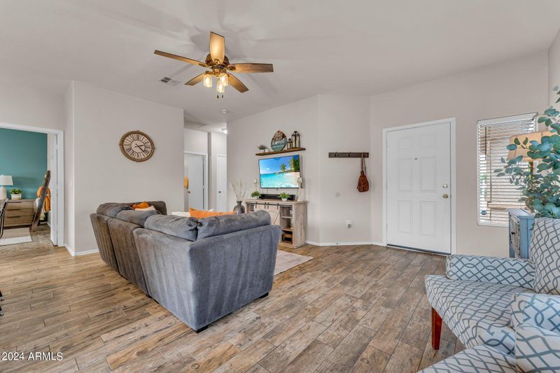 3043 E Kings Ave, Phoenix, AZ 85032