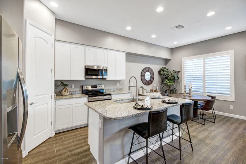 3043 N 37th Pl, Phoenix, AZ 85018