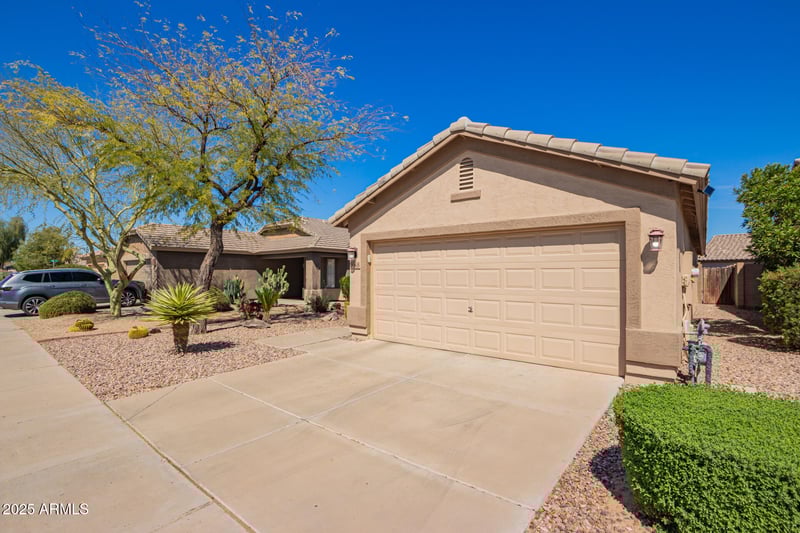 30435 Sunray Dr, San Tan Valley, AZ 85143