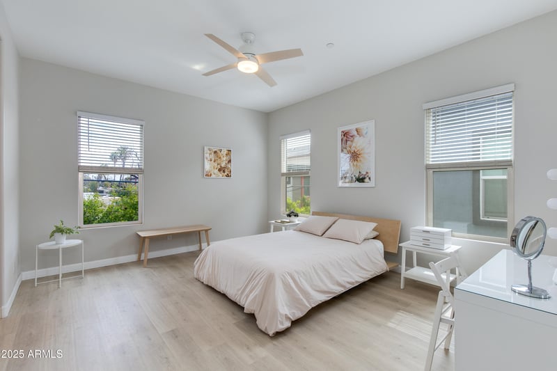 3045 37th Way, Phoenix, AZ 85018