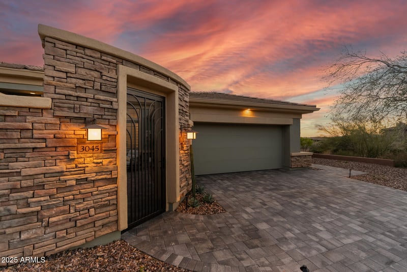 3045 Feather Sound Dr, Phoenix, AZ 85086