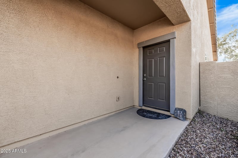 30450 Zircon Dr, San Tan Valley, AZ 85143