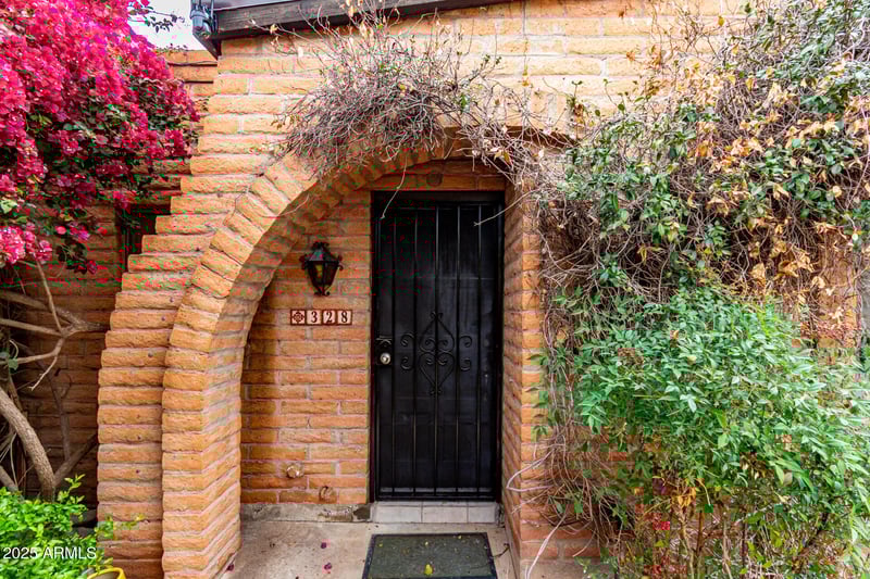 3046 32nd St #328, Phoenix, AZ 85018