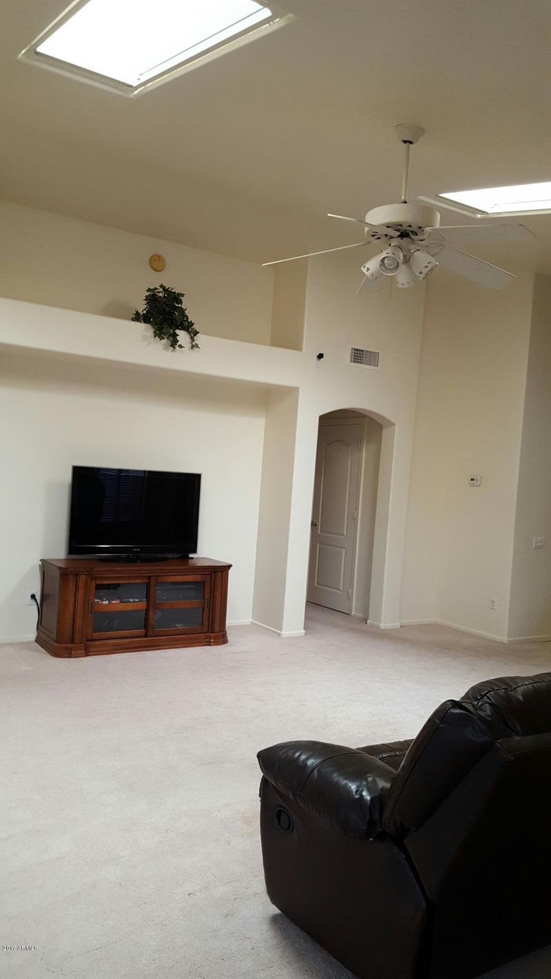 3046 E Roveen Ave, Phoenix, AZ 85032