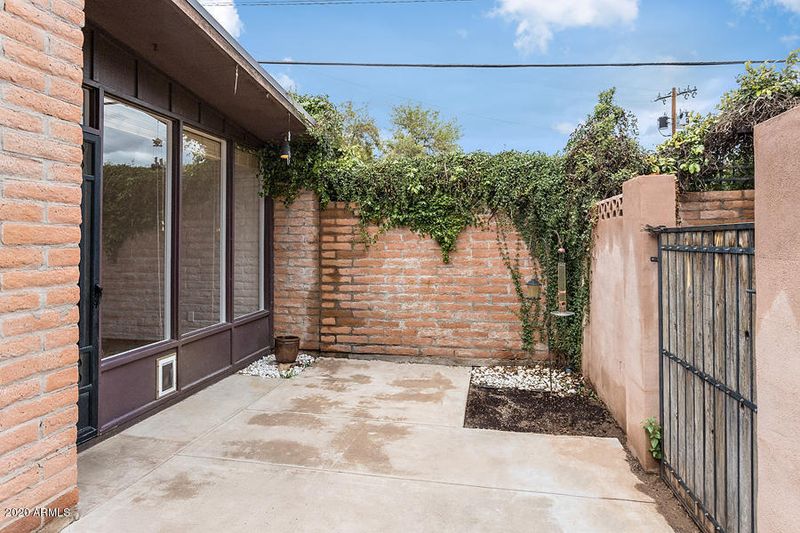 3046 N 32nd St #330, Phoenix, AZ 85018