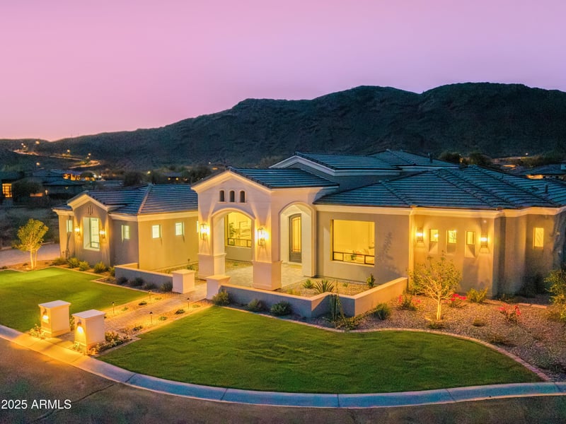 3046 Redwood Ln, Phoenix, AZ 85045