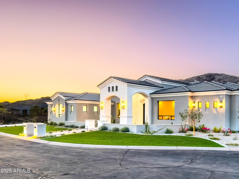 3046 Redwood Ln, Phoenix, AZ 85045