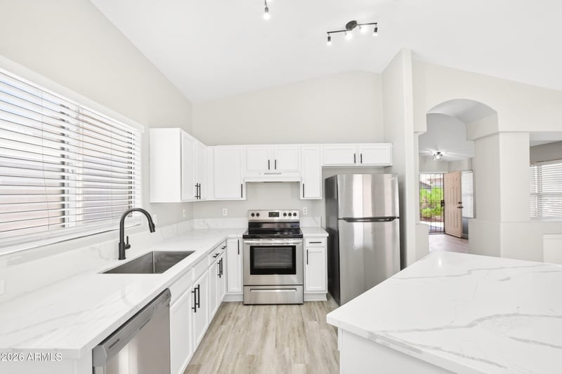 3046 W Abraham Ln, Phoenix, AZ 85027
