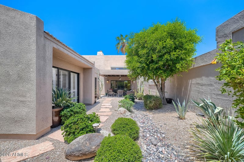 3047 E Stella Ln, Phoenix, AZ 85016