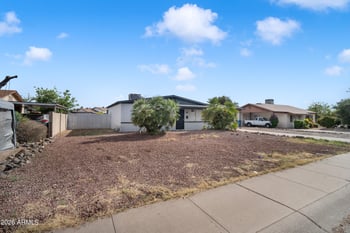 3047 Greenway Rd, Phoenix, AZ 85053