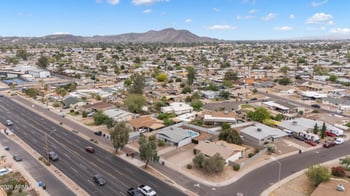 3047 Greenway Rd, Phoenix, AZ 85053