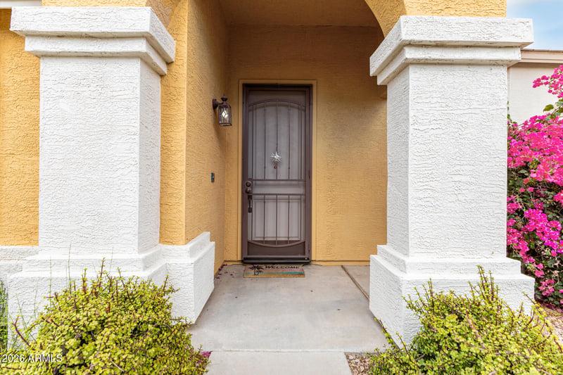 30475 Royal Oak Way, San Tan Valley, AZ 85143