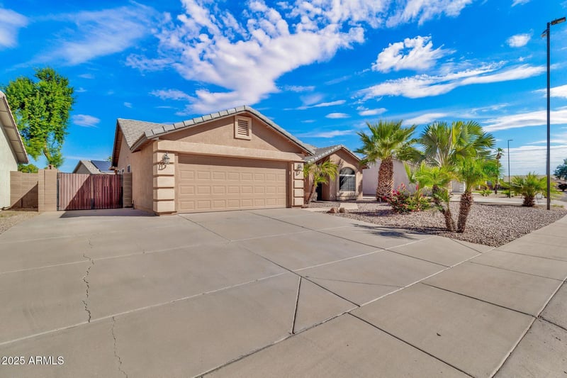 3048 Erie St, Gilbert, AZ 85295
