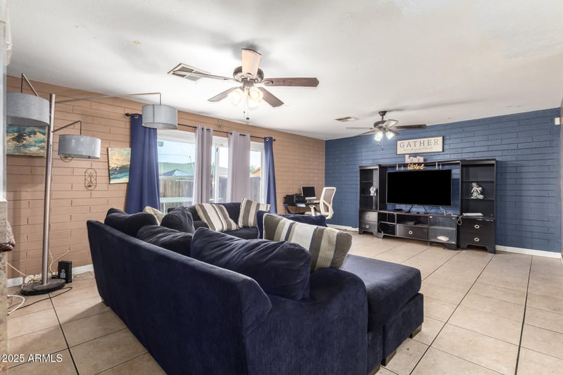 3049 53rd Dr, Phoenix, AZ 85031