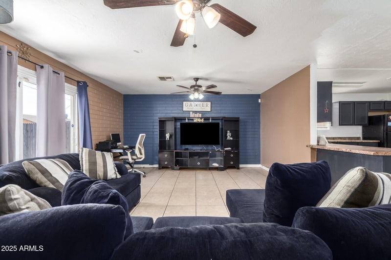 3049 53rd Dr, Phoenix, AZ 85031