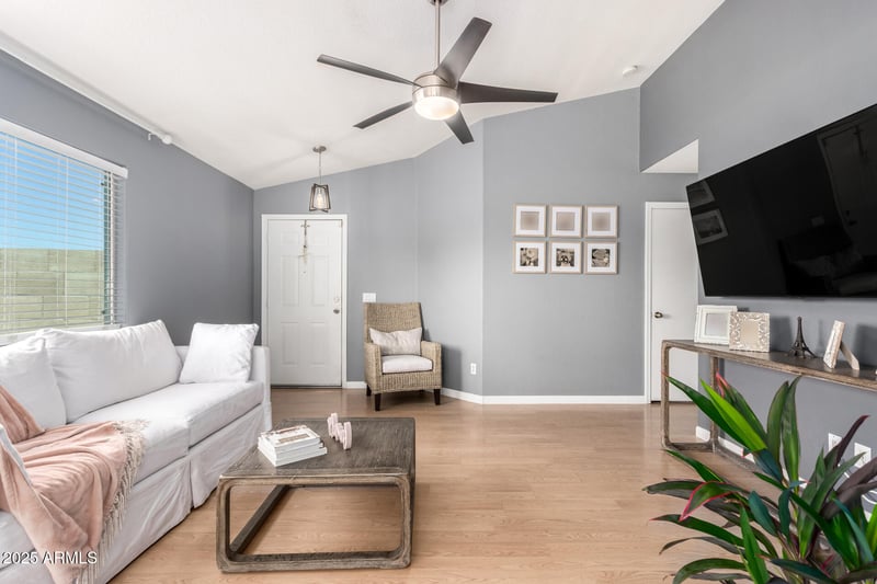 3049 Covey Ln, Phoenix, AZ 85027