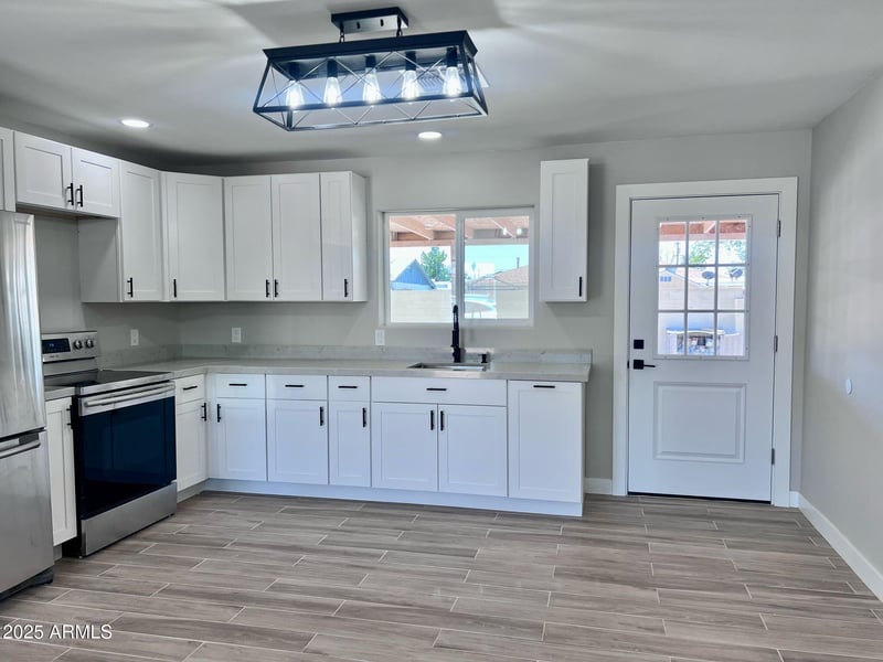 3049 Dahlia Dr, Phoenix, AZ 85029