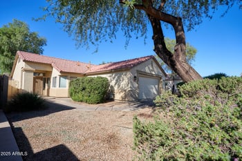 30496 Maple Chase Dr, San Tan Valley, AZ 85143