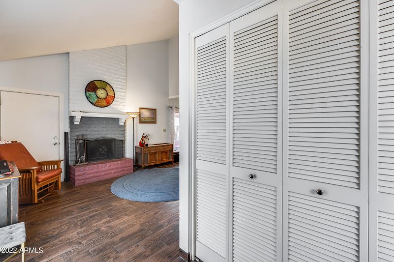 305 E Ambassador Dr, Tempe, AZ 85288