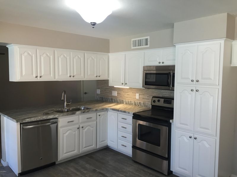 305 E Carter Dr, Tempe, AZ 85282