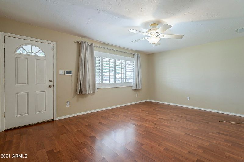 305 E Orchid Ln, Phoenix, AZ 85020