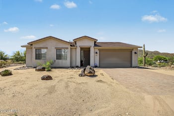 305 W Leann Ln, New River, AZ 85087