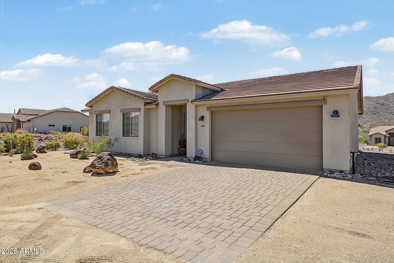 305 W Leann Ln, New River, AZ 85087