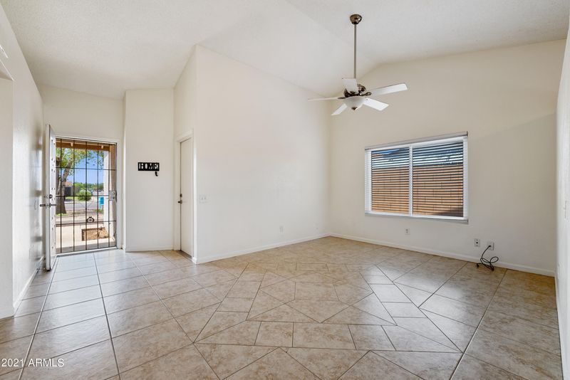 3050 W Mohawk Ln, Phoenix, AZ 85027