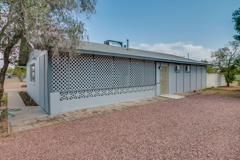 3051 E Angela Dr, Phoenix, AZ 85032