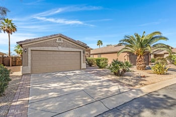30528 Sunray Dr, San Tan Valley, AZ 85143