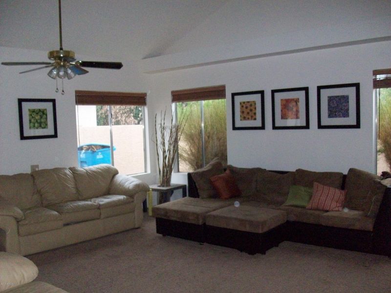 3053 E Siesta Ln, Phoenix, AZ 85050