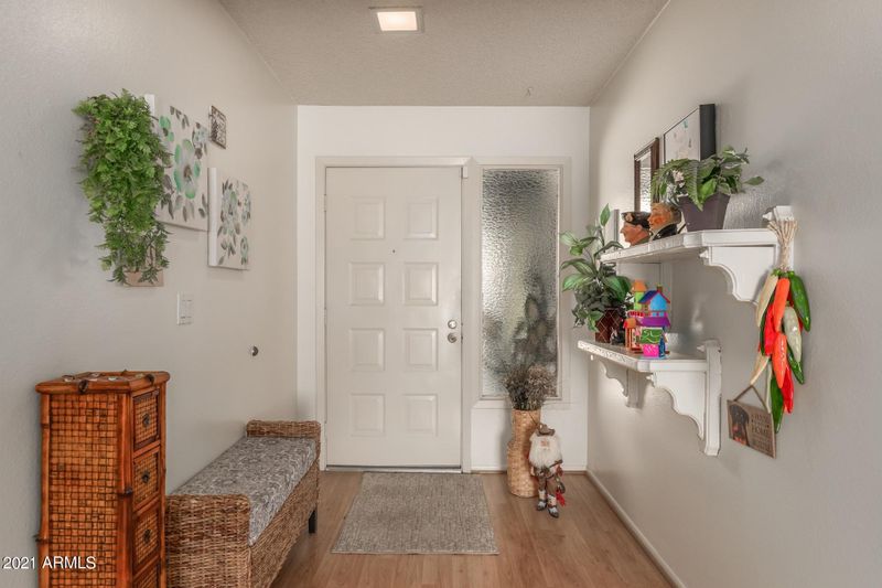 3053 W Acoma Dr, Phoenix, AZ 85053