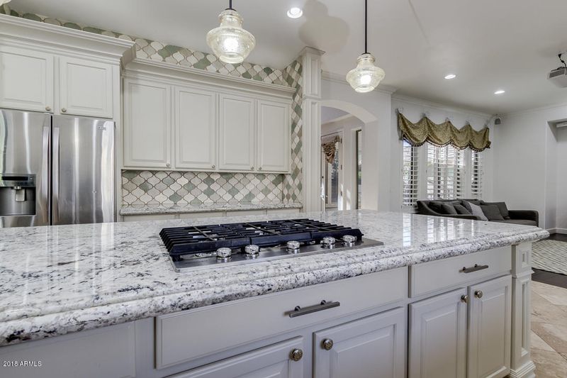 3054 E Comstock Dr, Gilbert, AZ 85296