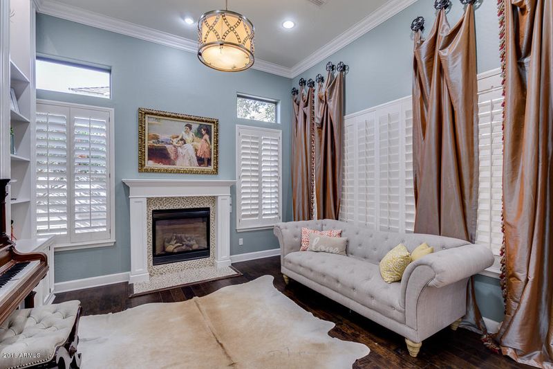 3054 E Comstock Dr, Gilbert, AZ 85296
