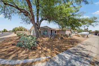 3054 Tierra Buena Ln, Phoenix, AZ 85053