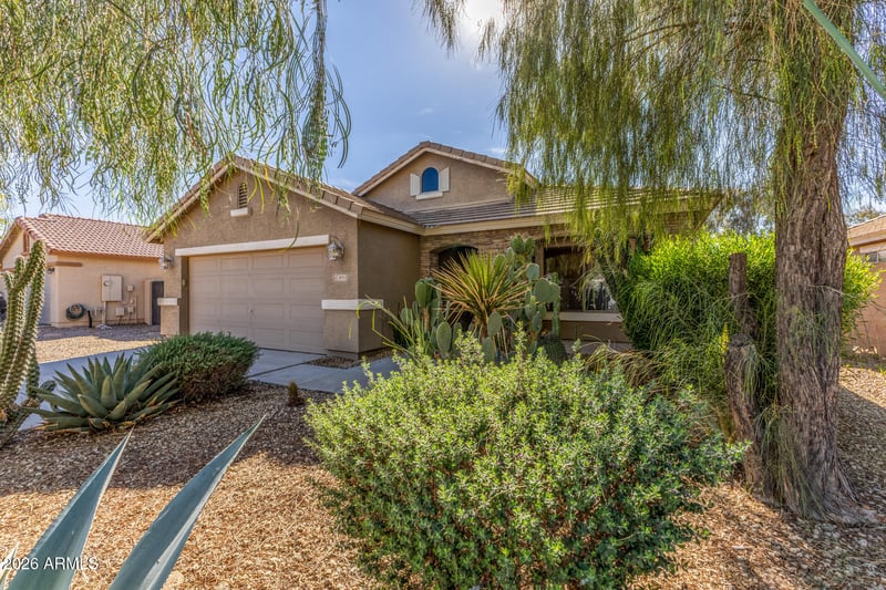 30552 Zircon Dr, San Tan Valley, AZ 85143