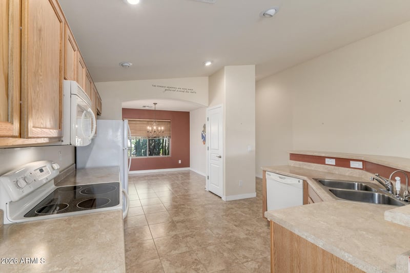30552 Zircon Dr, San Tan Valley, AZ 85143