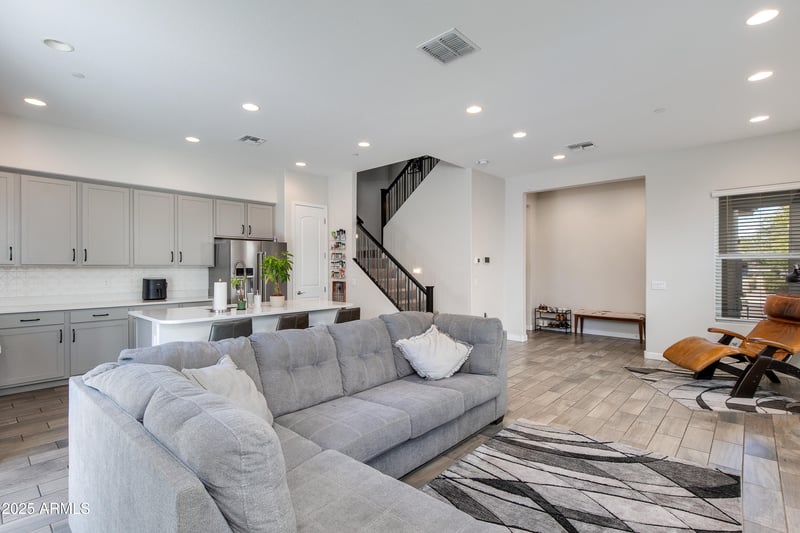 3057 37th Way, Phoenix, AZ 85018