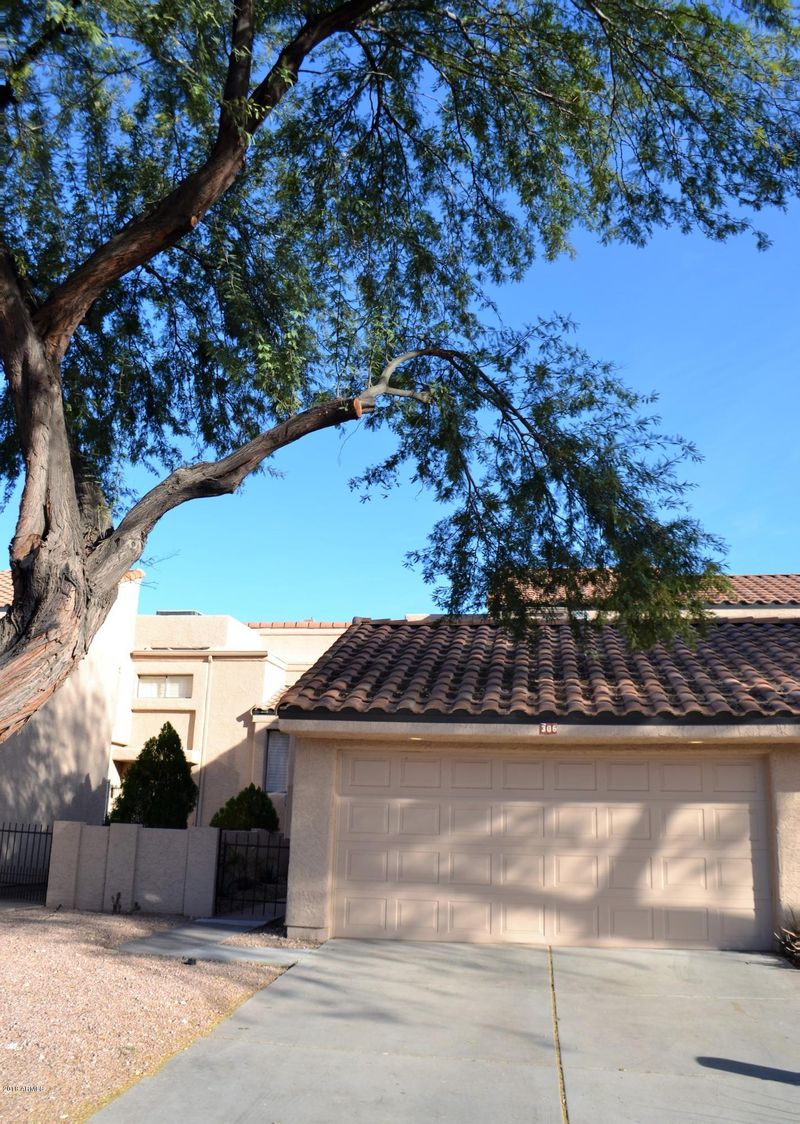 306 E Larkspur Ln E, Tempe, AZ 85281