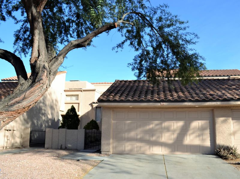 306 E Larkspur Ln E, Tempe, AZ 85281