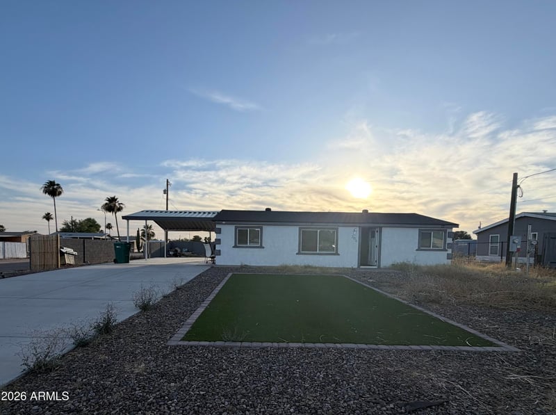 306 Hawes Rd, Mesa, AZ 85207